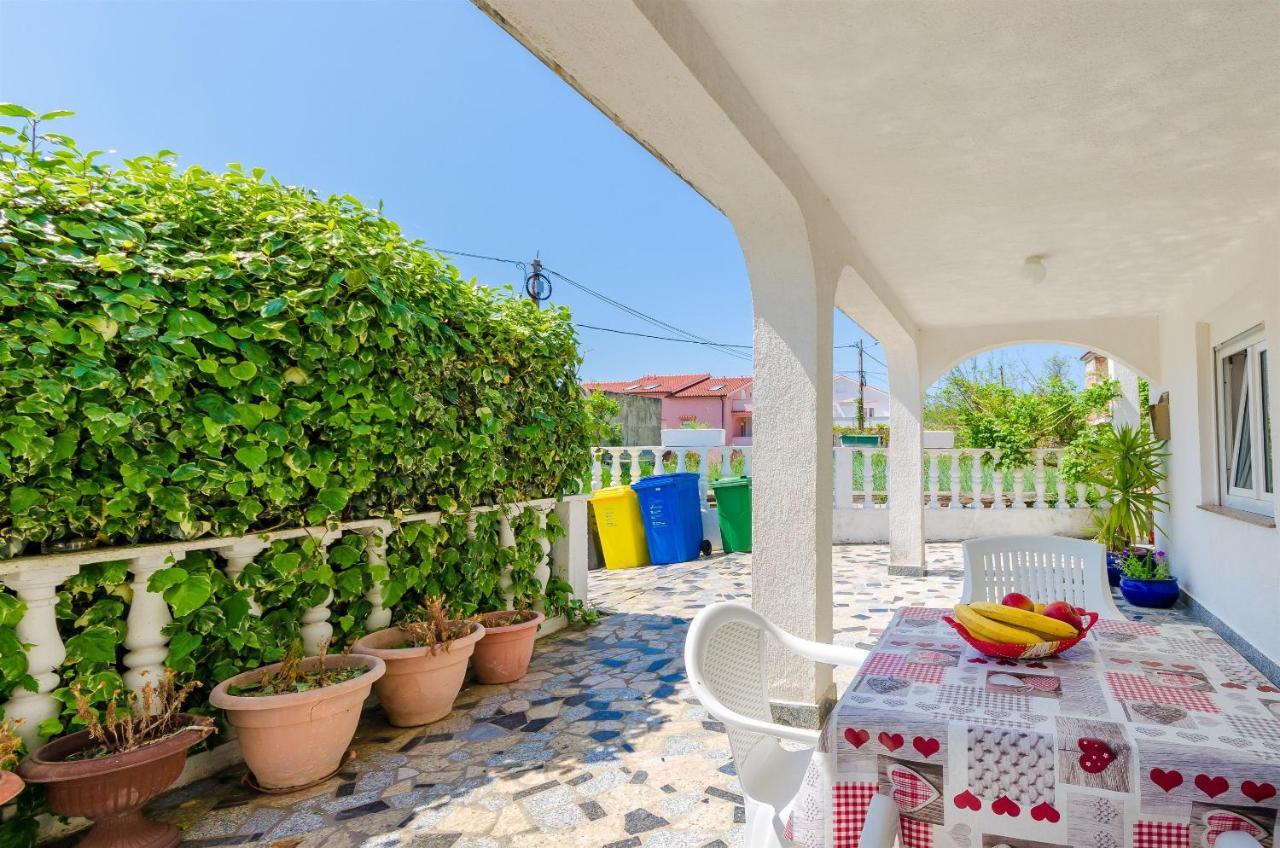 Apartments Ester Lopar Exterior foto