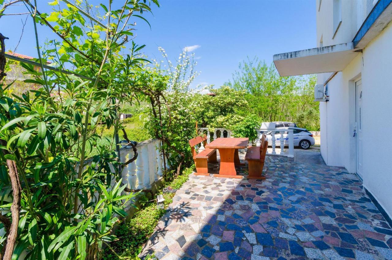 Apartments Ester Lopar Exterior foto