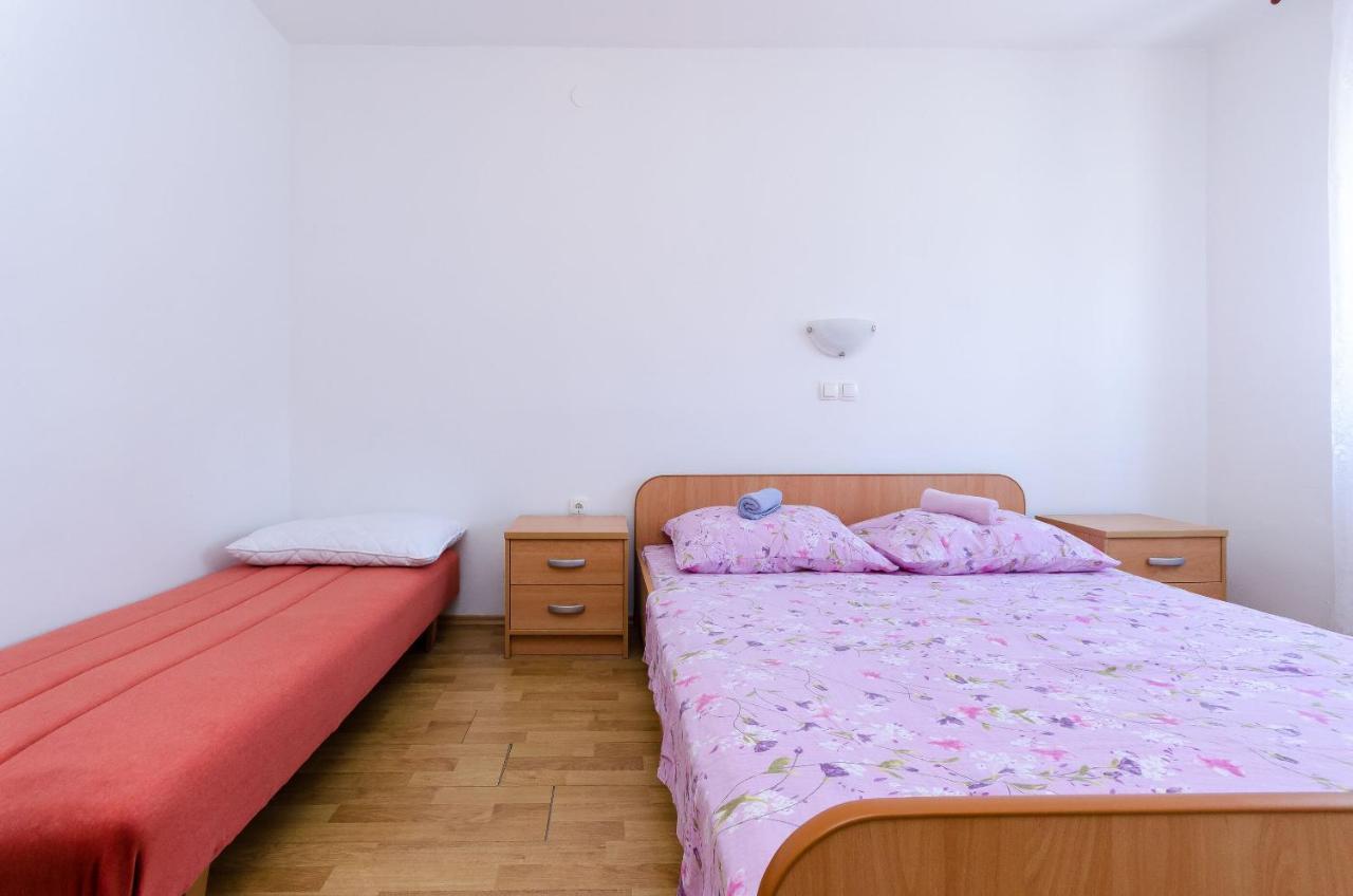 Apartments Ester Lopar Exterior foto