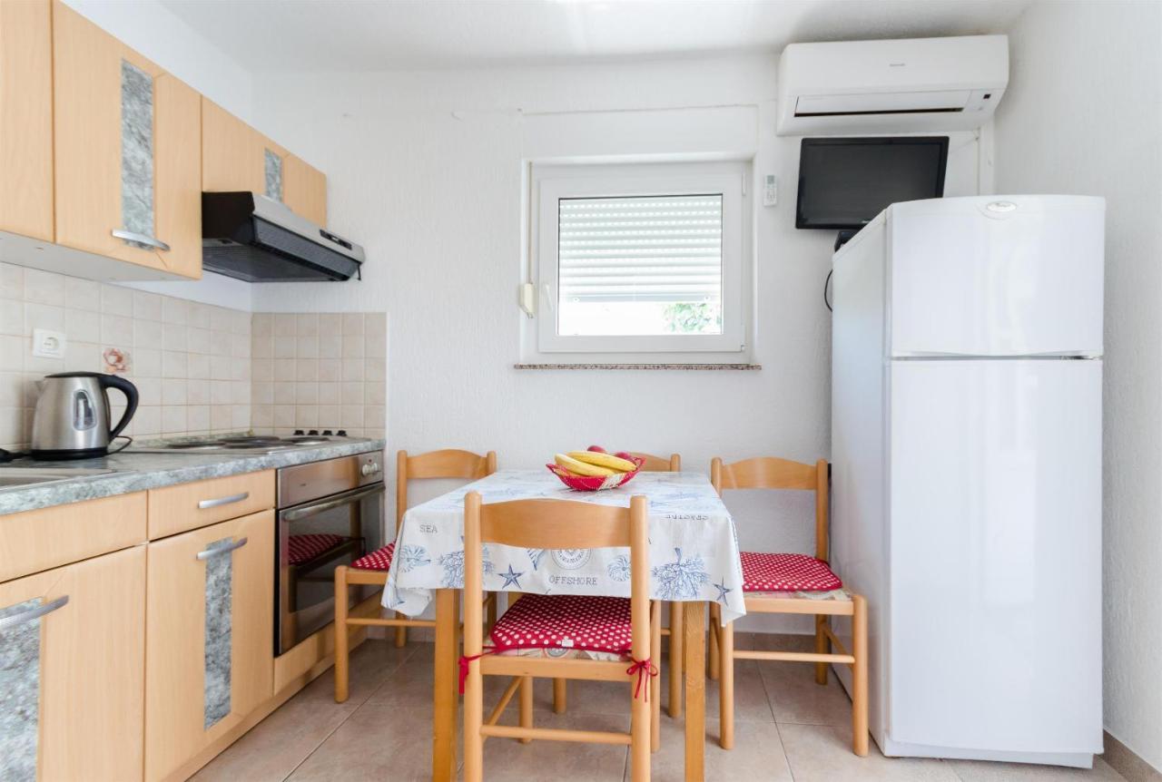 Apartments Ester Lopar Exterior foto