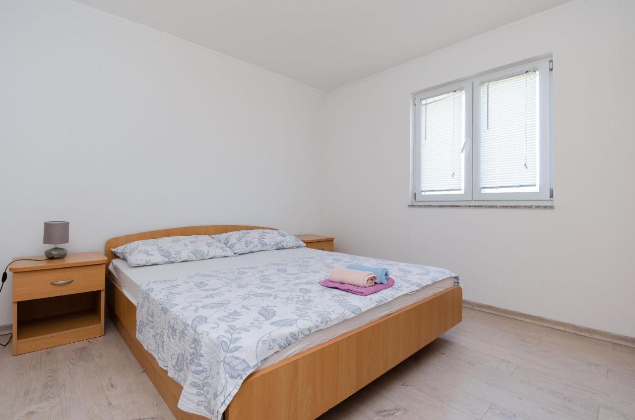 Apartments Ester Lopar Exterior foto