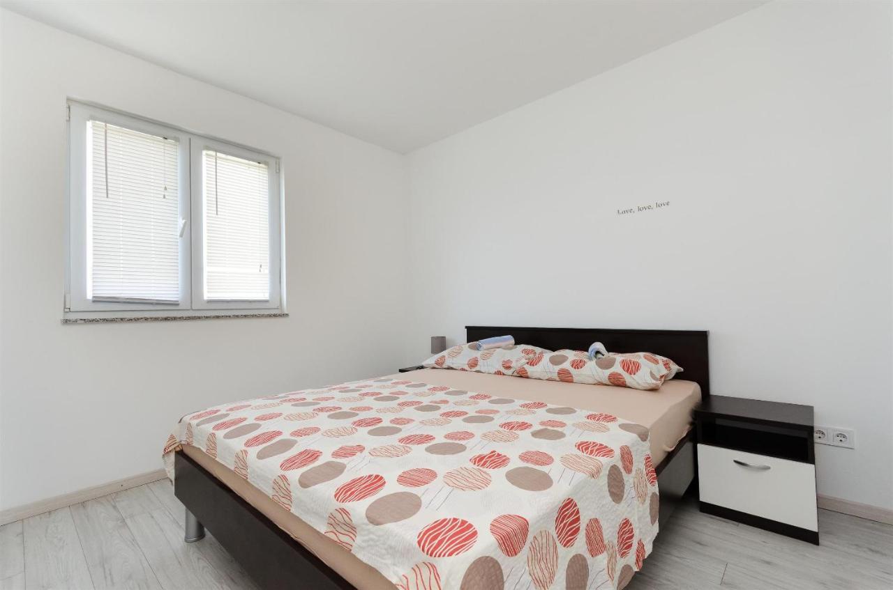 Apartments Ester Lopar Exterior foto