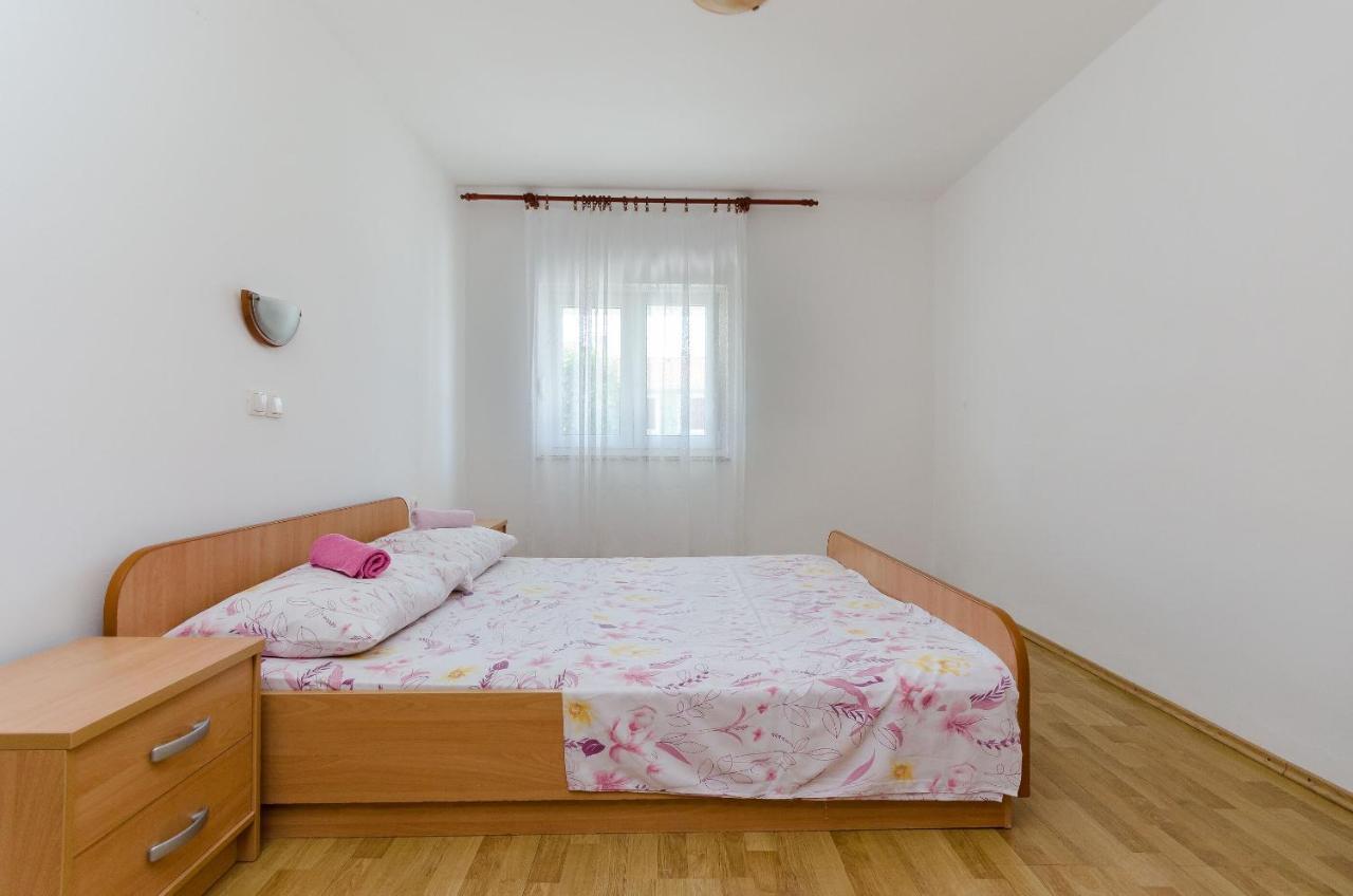 Apartments Ester Lopar Exterior foto