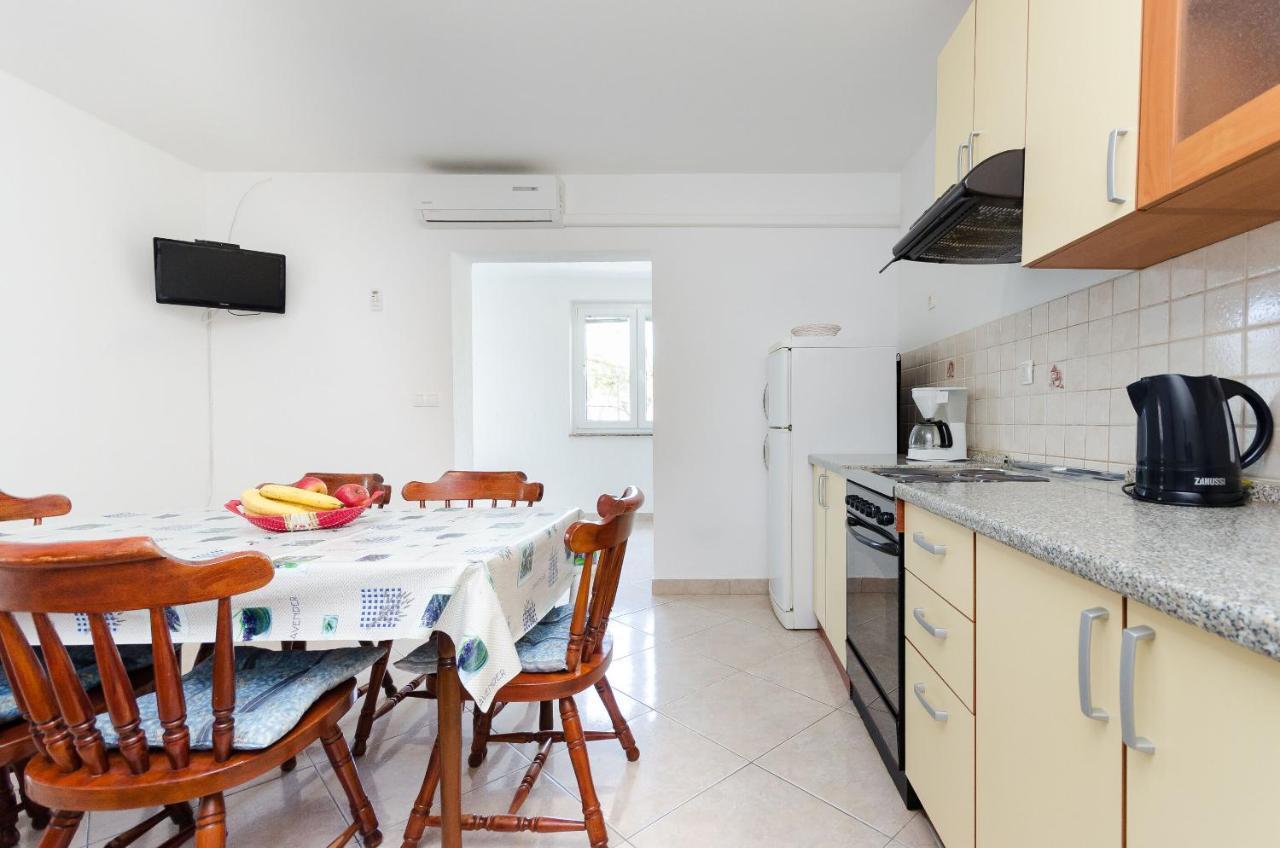 Apartments Ester Lopar Exterior foto
